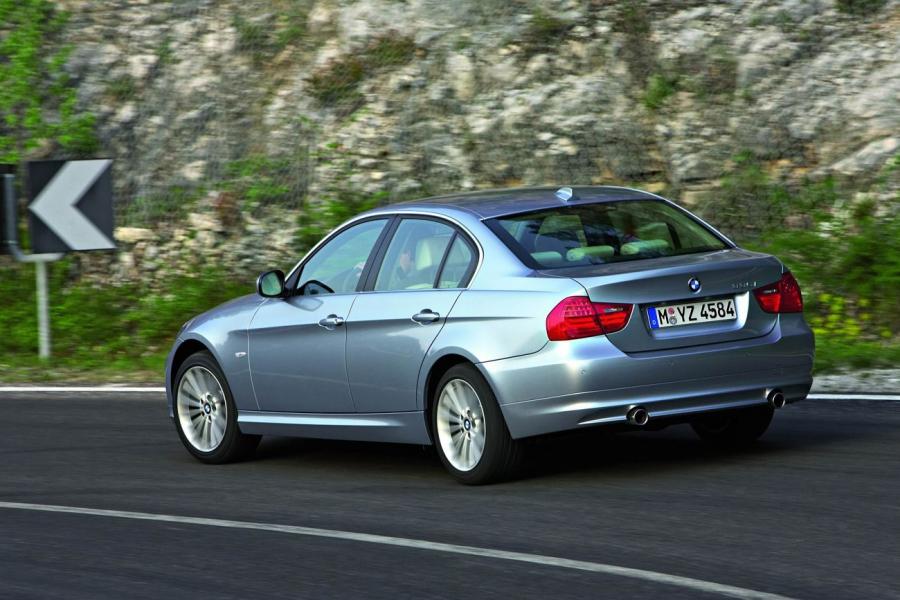  BMW 3-Series 2008 года  (фото 23 из 34)